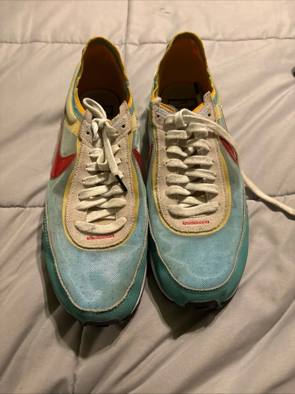 Nike Men's Light Blue & Red Retro Runner Sneakers